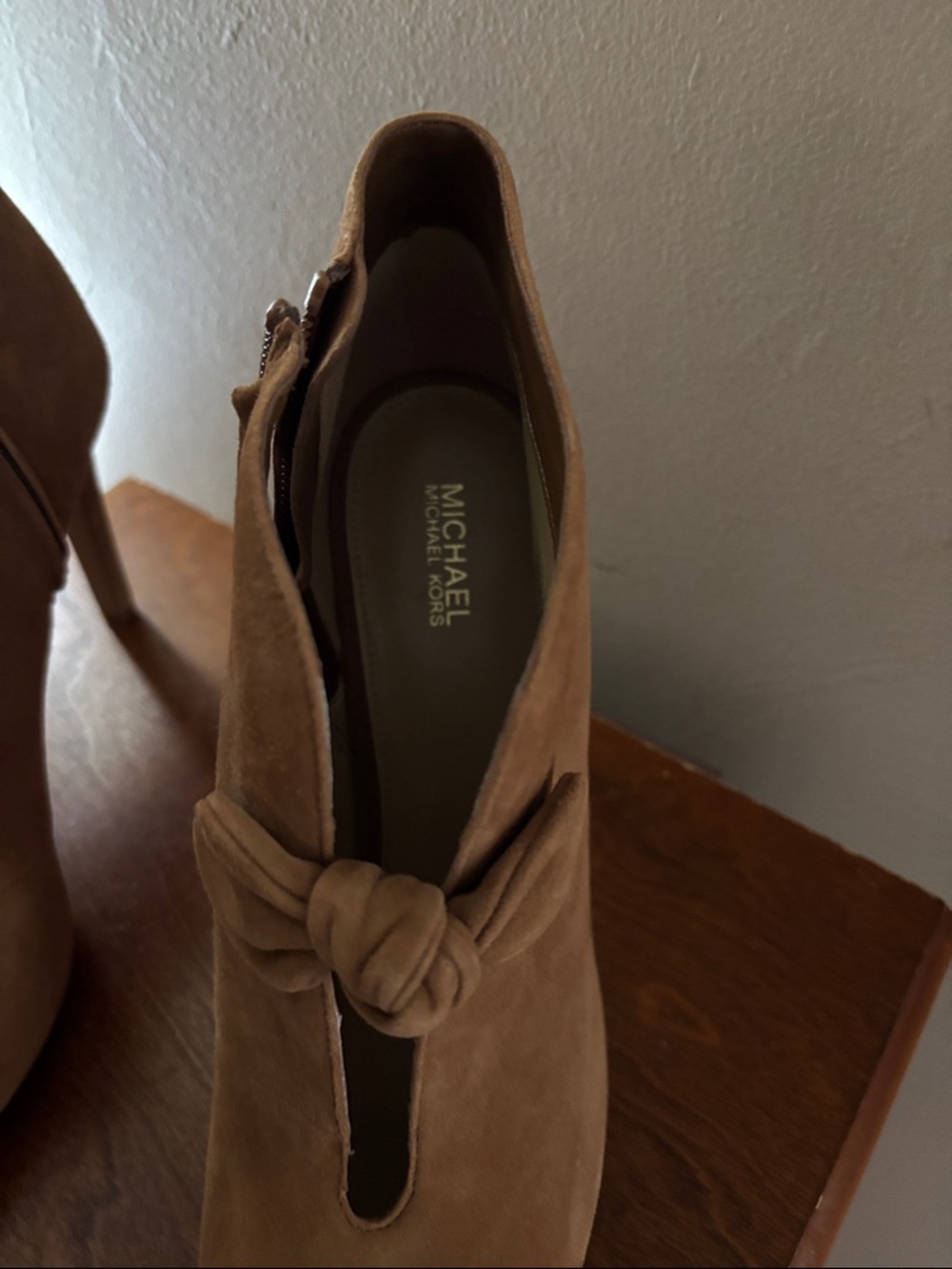 Michael Michael Kors. 9.5, Women’s Shoes, Light Brown / Tan - Picture 3 of 7
